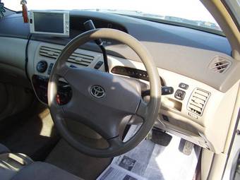 2002 Toyota Vista Images