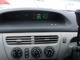 2002 Toyota Vista Pictures