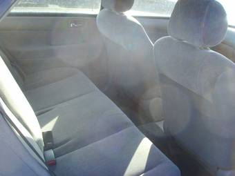 2002 Toyota Vista Photos
