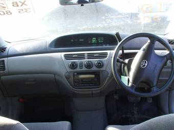 2002 Toyota Vista Photos