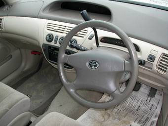 2002 Toyota Vista Photos