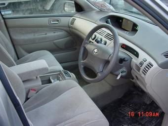 2002 Toyota Vista Photos
