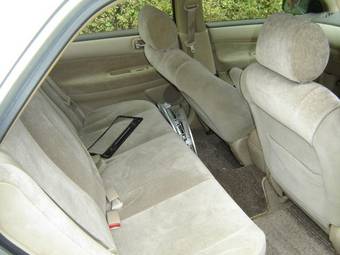 2002 Toyota Vista Photos