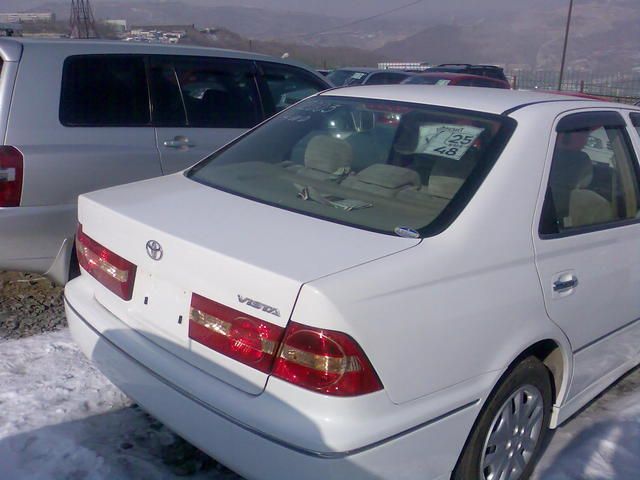 2003 Toyota Vista
