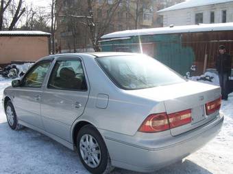 2003 Toyota Vista Photos