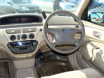 2003 Toyota Vista Pictures