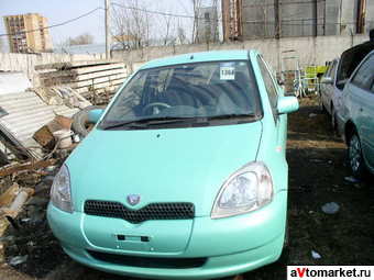 1998 Toyota Vitz Photos