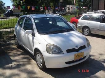 1999 Toyota Vitz