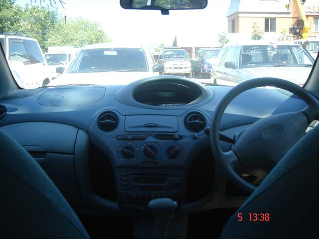 1999 Toyota Vitz