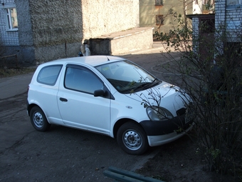 1999 Toyota Vitz