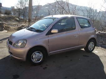 1999 Toyota Vitz