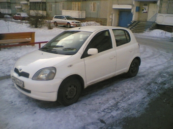 1999 Toyota Vitz