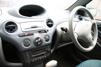 1999 Toyota Vitz