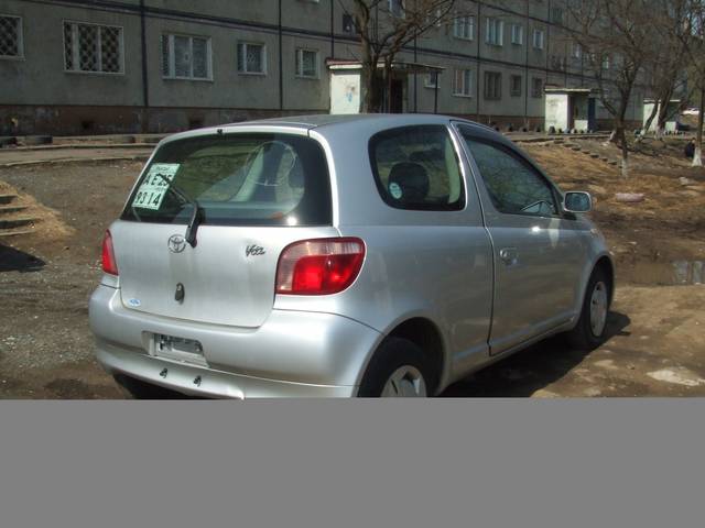 1999 Toyota Vitz