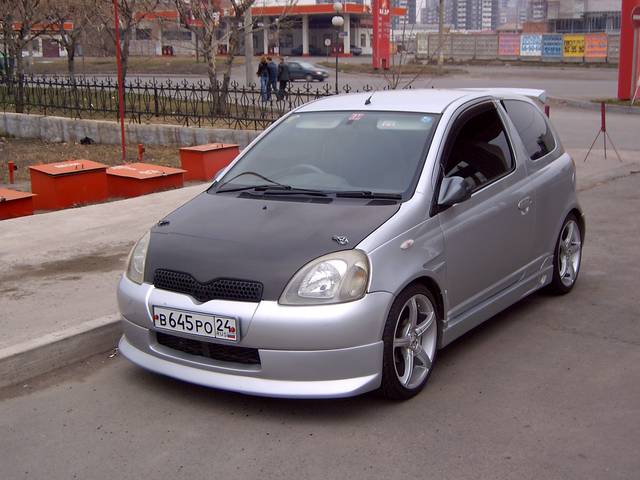 1999 Toyota Vitz