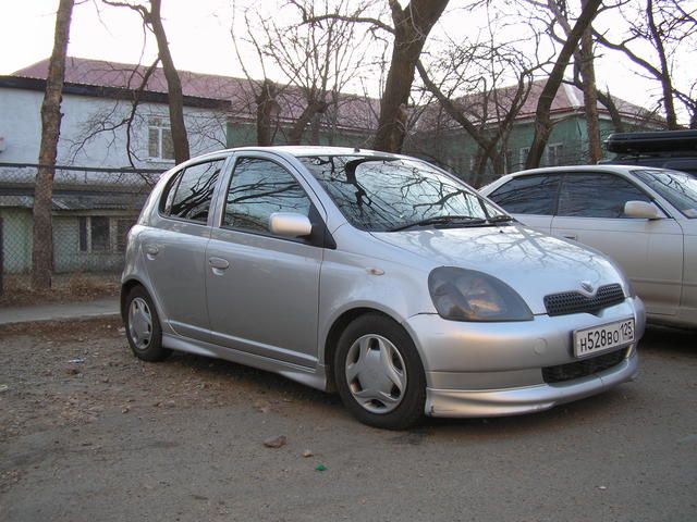 1999 Toyota Vitz