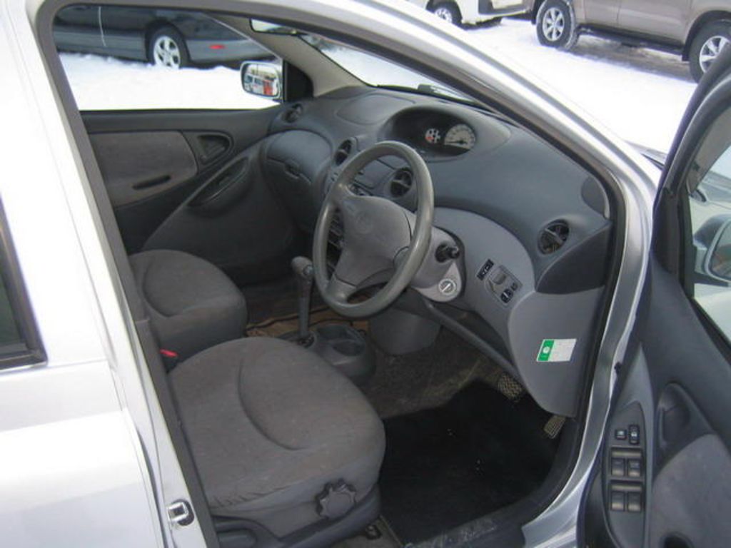 1999 Toyota Vitz