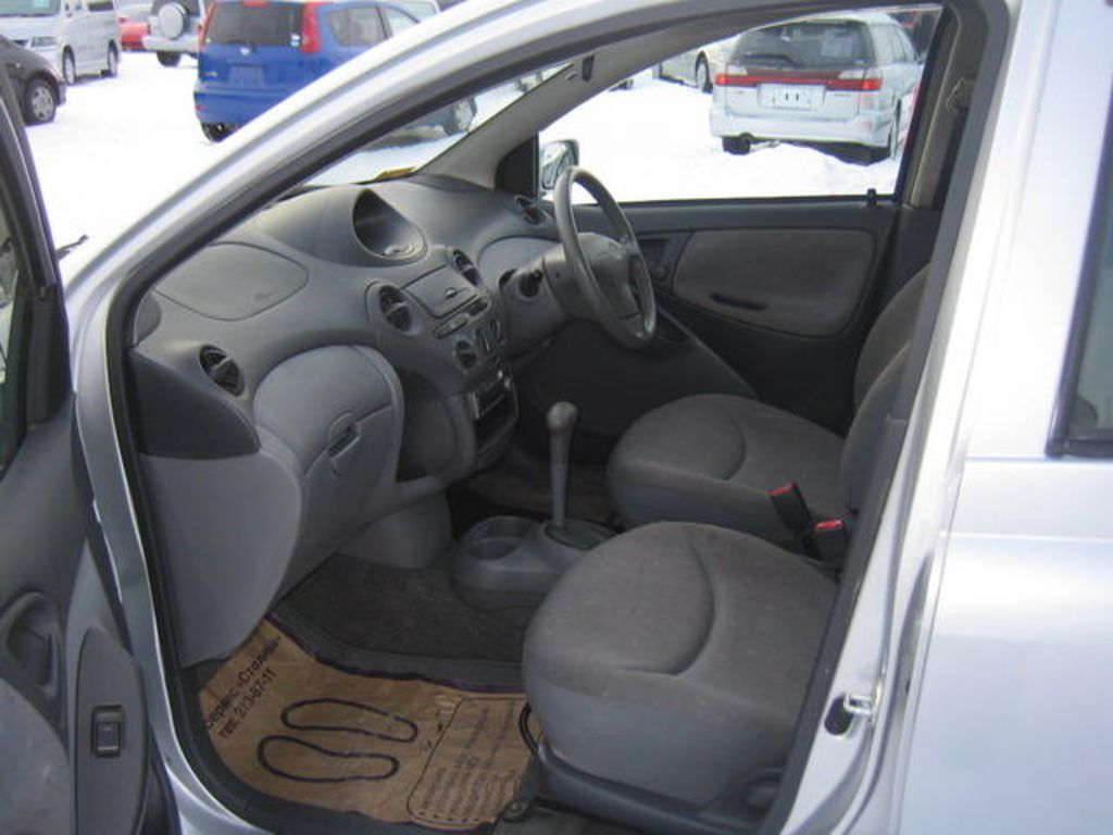 1999 Toyota Vitz