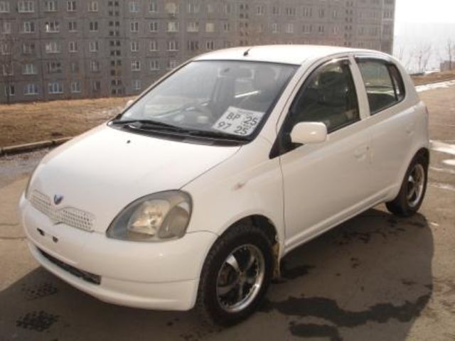 1999 Toyota Vitz