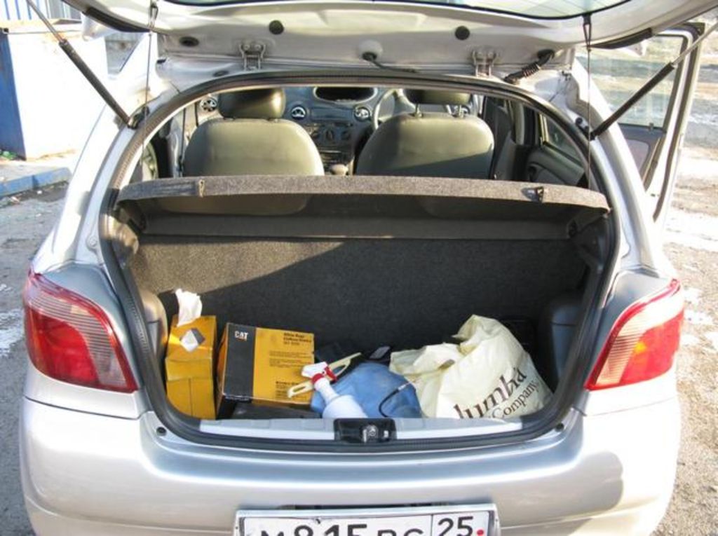 1999 Toyota Vitz