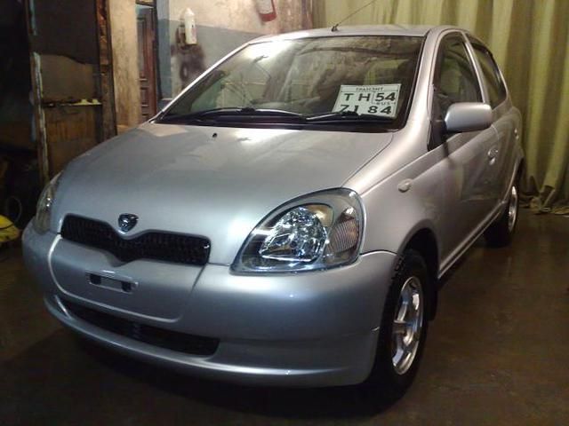 1999 Toyota Vitz