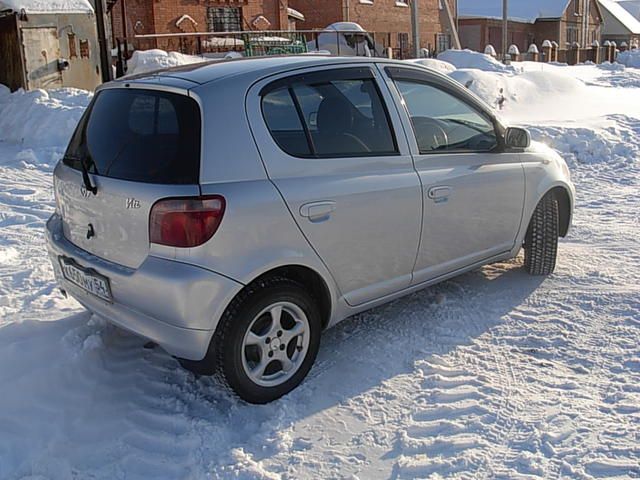 1999 Toyota Vitz