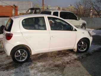 1999 Toyota Vitz