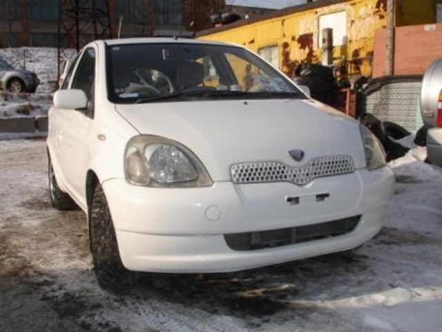 1999 Toyota Vitz