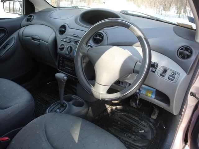 1999 Toyota Vitz