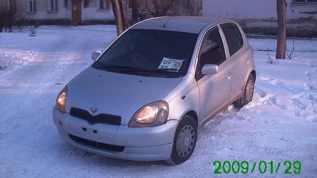 1999 Toyota Vitz