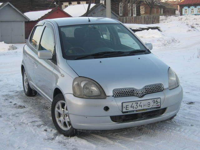 1999 Toyota Vitz