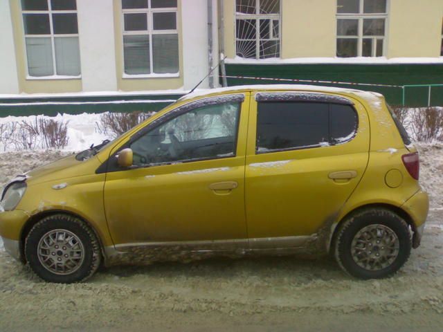 1999 Toyota Vitz