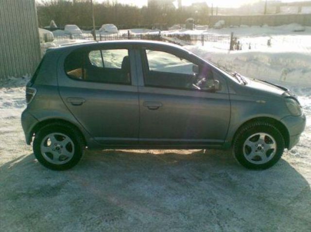 1999 Toyota Vitz