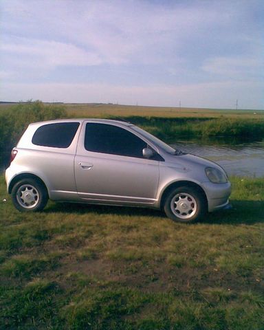 1999 Toyota Vitz