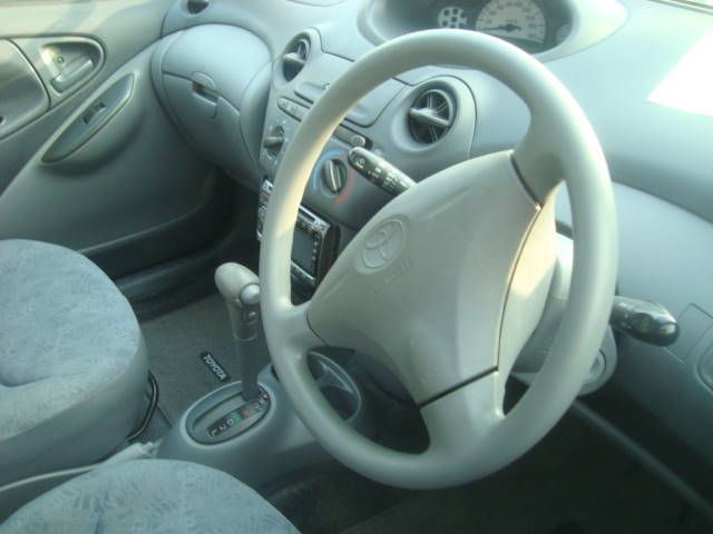 1999 Toyota Vitz