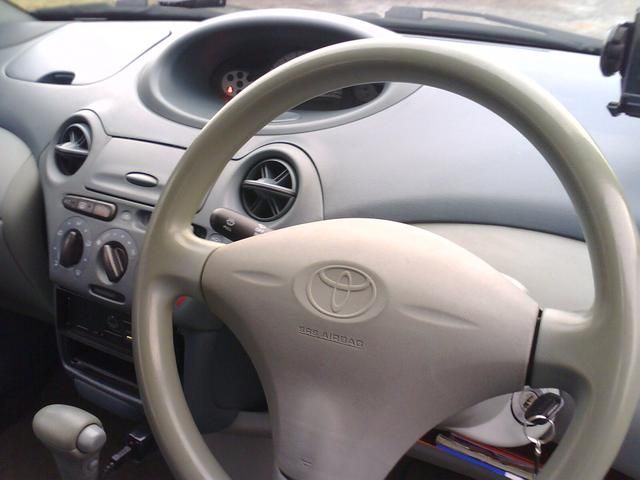 1999 Toyota Vitz