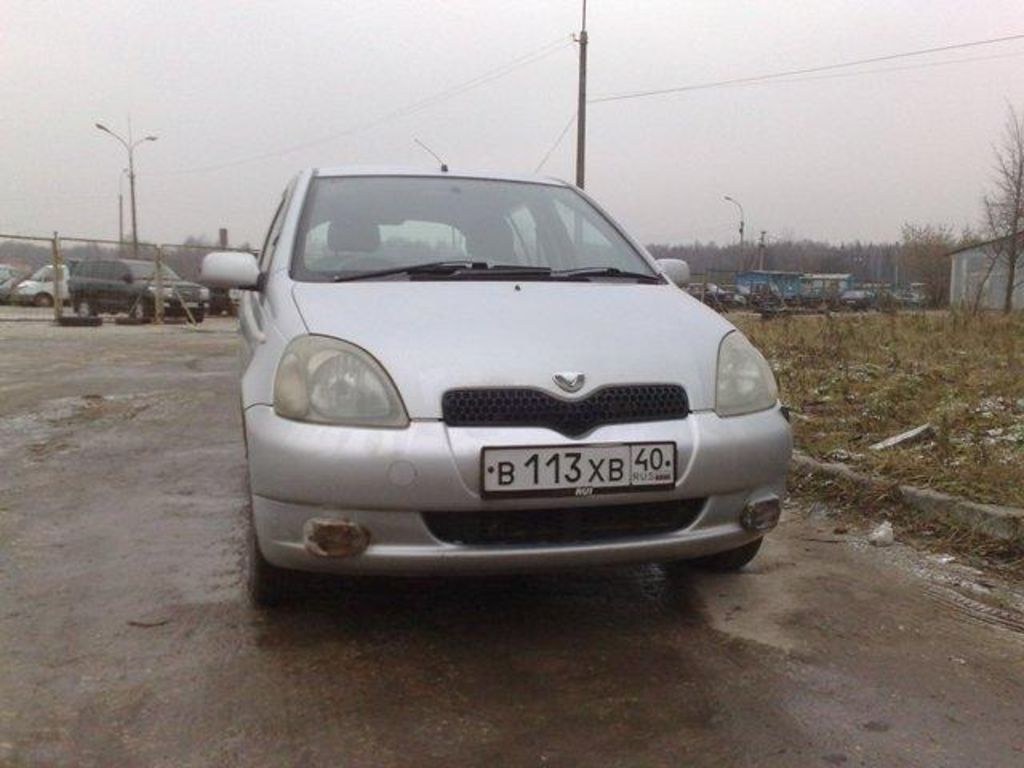1999 Toyota Vitz