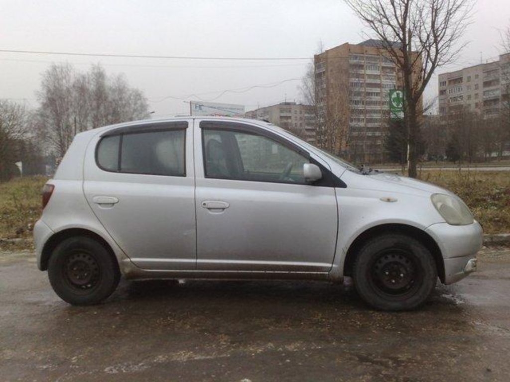 1999 Toyota Vitz