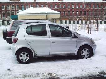 1999 Toyota Vitz