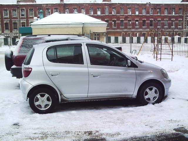 1999 Toyota Vitz