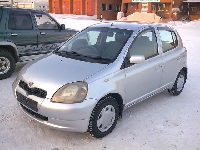 1999 Toyota Vitz