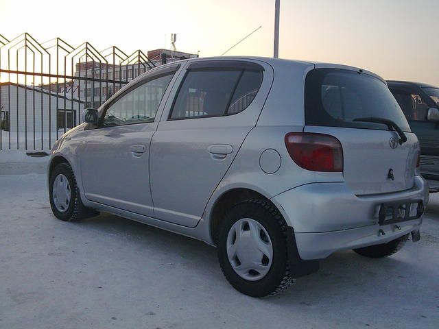 1999 Toyota Vitz