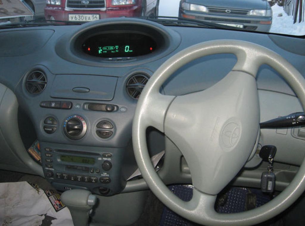 1999 Toyota Vitz