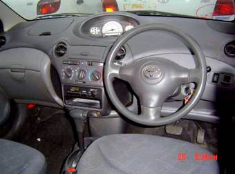 1999 Toyota Vitz Pictures