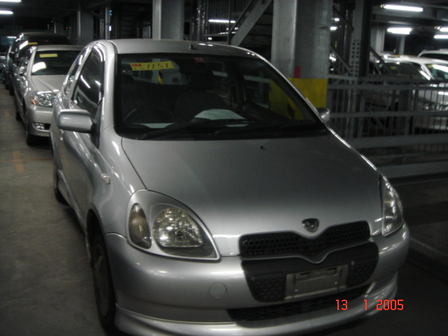 1999 Toyota Vitz Pictures