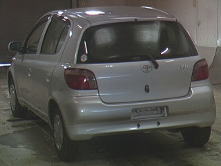 1999 Toyota Vitz Photos