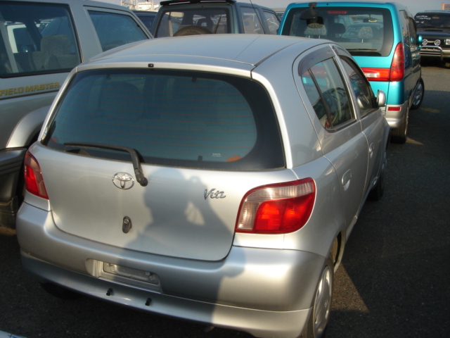 1999 Toyota Vitz Pictures