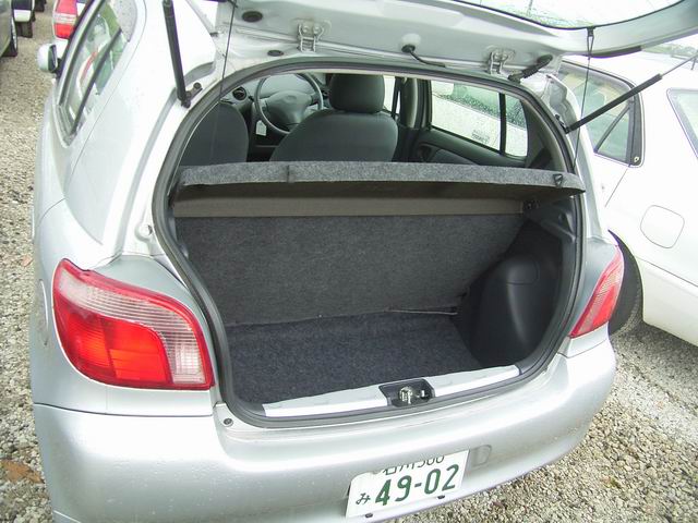 1999 Toyota Vitz Pictures