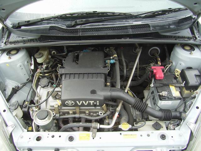 1999 Toyota Vitz Photos