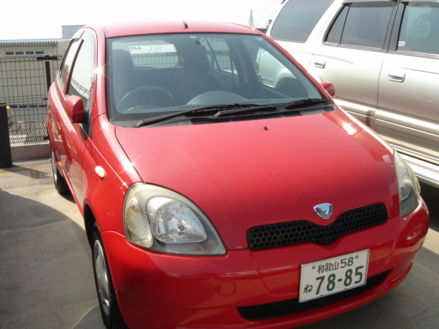 1999 Toyota Vitz Pics